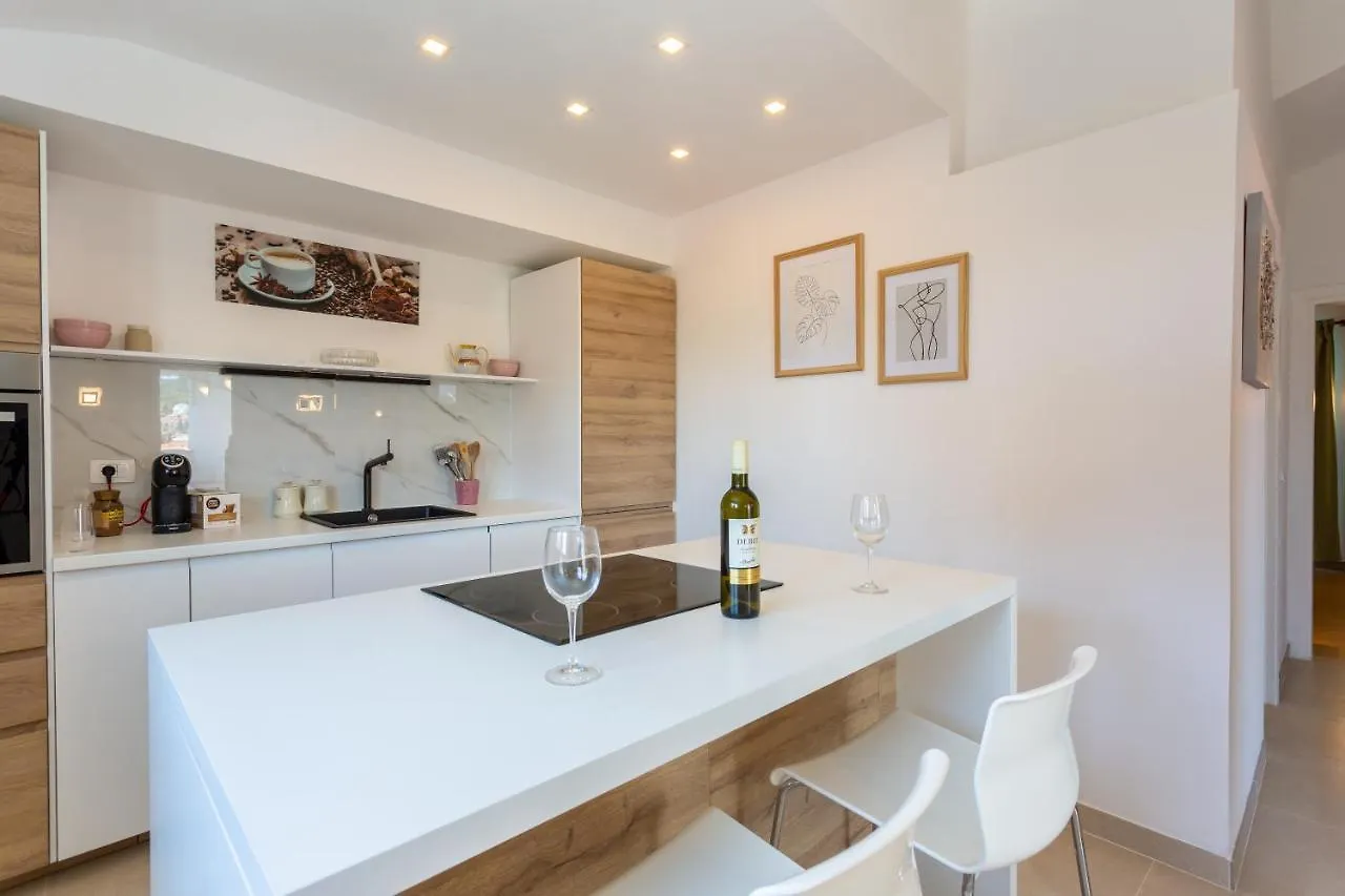 The Place Trogir Apartamento