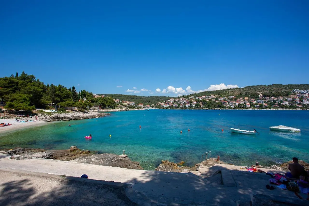 The Place Trogir 0*,  Croácia